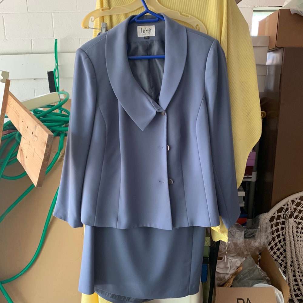 Dresses - Picture 11 of 14